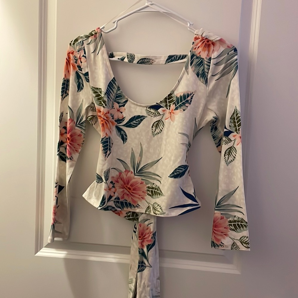 Guess - Long sleeve Top with Open Back